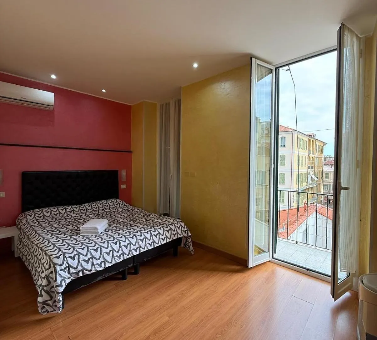 Via Palazzo Sanremo Hotel 2*,  Italy